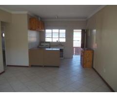 2 BEDS, 1 BATH UNIT in KEMPTON PARK for rent