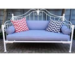 Metal, Steel, Wrought Iron Beds and Daybed Manufacturers