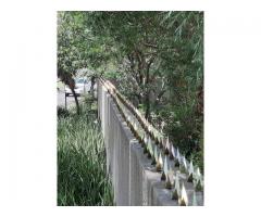 Razor/barbwire fencing installation