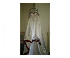 Wedding dress in mint condition. Weekend sale.