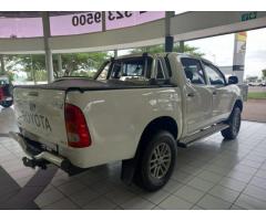 TOYOTA HILUX 4X4