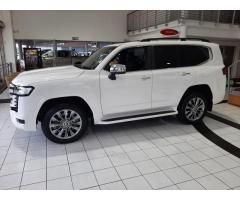 TOYOTA LAND CRUISER 300