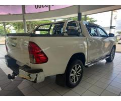 TOYOTA HILUX 4X4