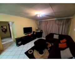 2 Bedroom Apartment to Rent in Roodepoort