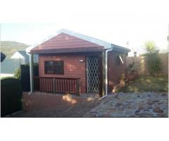 Cosy Garden Cottage available near Fishhoek