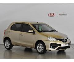 2017 TOYOTA ETIOS 1.5 Xs