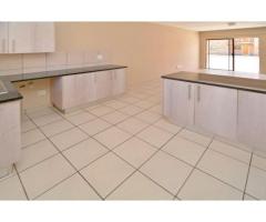 2 Bedroom Apartment | Flat to Rent in Karenpark