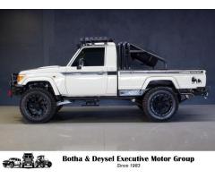 2015 TOYOTA LAND CRUISER 79 4.5D