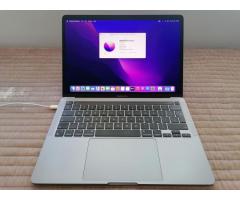 2020 MacBook Pro M1 13" 8GB RAM 512GB SSD
