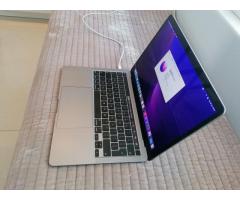 2020 MacBook Pro M1 13" 8GB RAM 512GB SSD