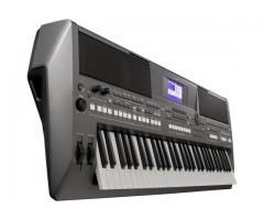 Yamaha PSR-S670 keyboard