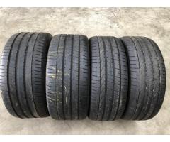 Set 285/40/21 × 2; 315/35/21 × 2 Pirelli Tyres. 80% life on them