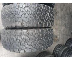 265/65/17 × 4 BF Goodrich AT. Tyres have 65% life